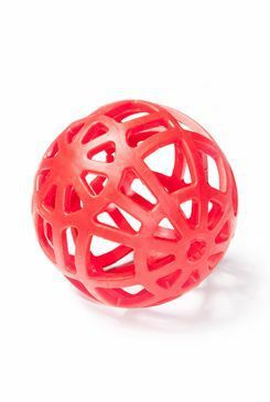 Hračka pes Míč  děrovaný plovací Vanil. 14 cm SP