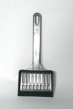 Lopatka na trus velká Savic plast 1ks