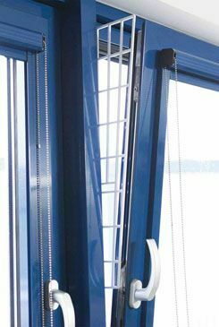 Mřížka do výklop. okna boční 62x16/7cm bílá TR